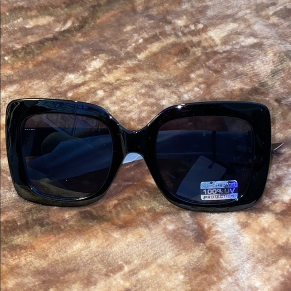NEW Oversized Black Spexx Sunnies